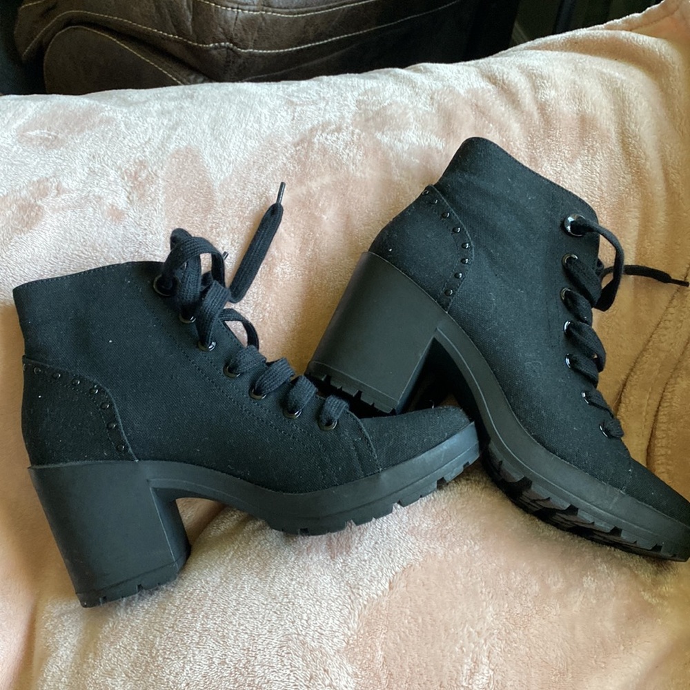 Cute Bootie! - image 3